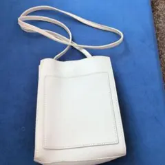 aeta PIENI レザー ホワイト スクエア ハンドバッグ - メルカリ