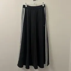 新品 adidas ブラック ストライプ ロングスカート　Mサイズ