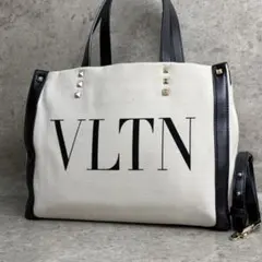✨廃盤品✨ ヴァレンティノ 2way ガラヴァーニ デカロゴ スタッズ 白色のサムネイル