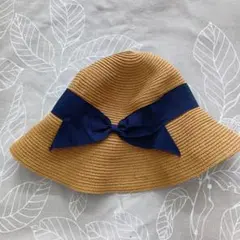 紺色リボン付き　麦わら帽子　折りたたみ可能　つばひろ　ベージュ