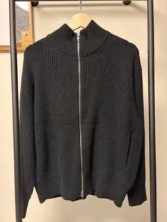 GU フルジップ 黒ニットのサムネイル