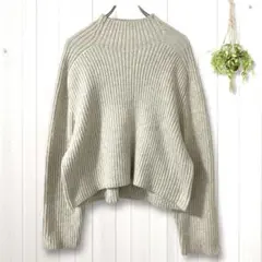 エイチアンドエム リブ ニット ドロップショルダー クロップド丈 セーター■