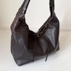 イルビゾンテ ショルダーバッグ リボン ギャザー ダークブラウン 本革
