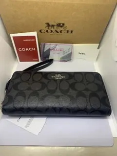 COACH　コーチ　C4452　長財布　ラウンドファスナー　シグネチャー　PVC