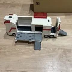トミカ　ハイパーアンビュランスのサムネイル