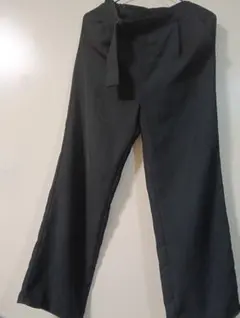 GU 黒 ベルトタックストレートパンツ S
