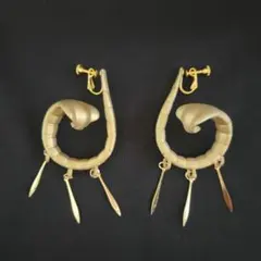 ツイステッドワンダーランド　カリム・アルアジーム調イヤリング