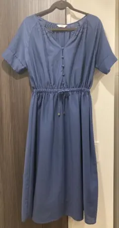 BEAMS HEART 半袖ひざ丈ワンピース ブルーのサムネイル