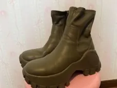 ASOS チャンキーブーツ カーキ wide fitのサムネイル