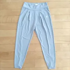 FILA グレー プリーツトレーニングパンツ