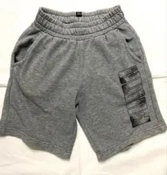 PUMAグレー半ズボン