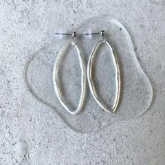 マットシルバーフープピアス・樹脂ピアス・イヤリング