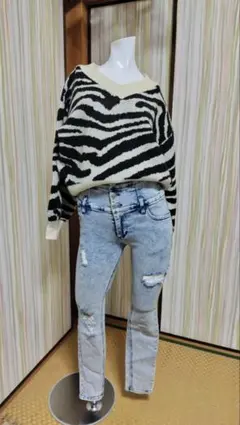 INGNI ライトブルースキニー　ダメージ加工　sサイズ　中古(ジーパンのみ)