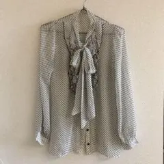 未使用salireブラウス⭐︎ドット柄⭐︎リボン紐つきのサムネイル