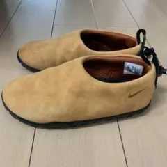 Nike ベージュ スリッポン