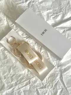 Dior ノベルティ キーホルダー チャーム ロゴ入り
