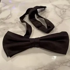 黒のサテン蝶ネクタイ　結婚式　新郎