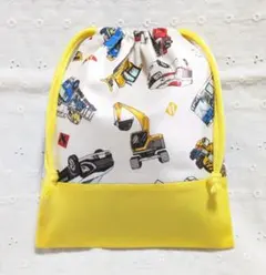 ハンドメイド、働く車柄の給食袋、巾着袋、コップ入れ、きなり、黄色