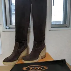 Item thumbnail for item a6239257-fd56-4cf5-8f59-e70e00107563