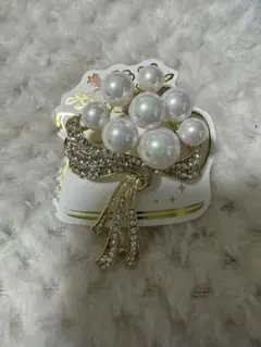 パールとクリスタルの花束ブローチ