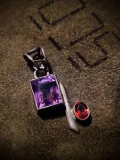 ヴィンテージ　シルバーペンダントトップ❨約3.5×1.5❩アメジスト/ガーネット