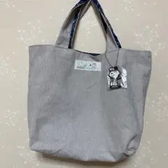 SNOOPY　Peanuts 2021❣️ トートバッグ　チャーム付き