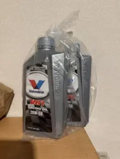 Valvoline VR1 20W-50 2本セット　エンジンオイルのサムネイル