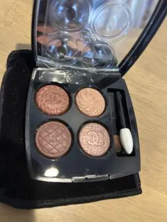 CHANEL レ キャトル オンブル ブトン 219 ブトンクチュール