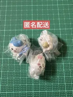 ちいかわ　つまんでつなげてますこっと