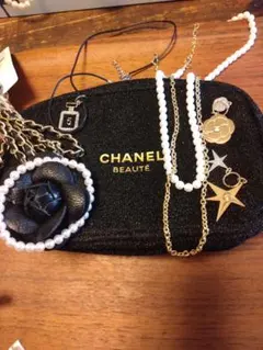 CHANELノベルティポーチ＆チャーム2点他
