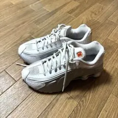 NIKE Shox R4