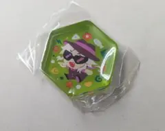 くら寿司ビッくらポン キャラクター 缶バッジ 六角形 グリーン