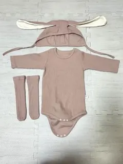 ウサギ耳付き帽子・ロンパース・靴下3点セット 80cm