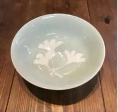 美品　人間国宝　井上萬二　青白磁　菓子鉢　鉢　盛り鉢　ボウル　銀杏　色合いが上品のサムネイル