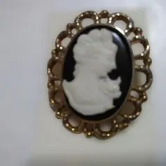 昭和レトロモダンビンテージコレクションカメオ風ブローチ&素敵ブローチ(２セット)