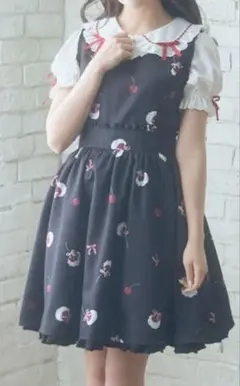 アンクルージュ　チェリー柄黒ワンピース