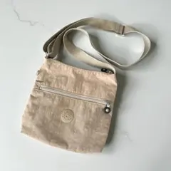 キプリング サコッシュ　ショルダーバッグ　斜め掛け　ベージュ系