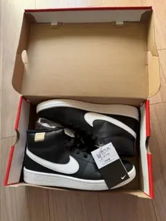 ホワイト スニーカー