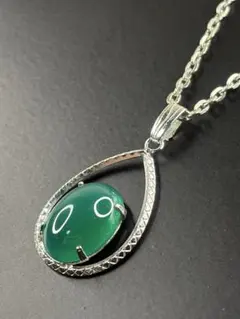✅ 昭和レトロ 翡翠 雫型ペンダントネックレス ヴィンテージアクセサリー