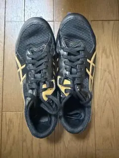 asics GOLDSTRIKE ブラック スパイクシューズ ASICS スパイクシューズ ブラック×ゴールド - メルカリ