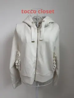 toccocloset トッコクローゼット アイボリーフリル付きパーカーのサムネイル