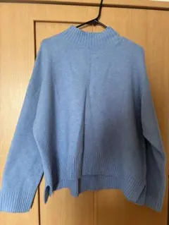 UNIQLO ハイネックニット 水色