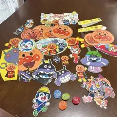 アンパンマンボタン　アンパンマンイラスト切り抜き　アイロンワッペン