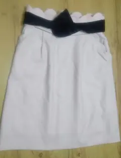 Riccimie NEW YORK ベージュひざ丈スカート