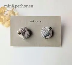 ミナペルホネンtrickle 刺繍生地と天然石ビーズのイヤリング ブラウン