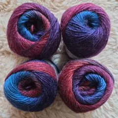 ウール100%　毛糸4玉　編み物　グラデーション　赤　青　200g