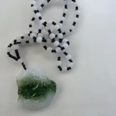 翡翠の仏像ペンダント ネックレス