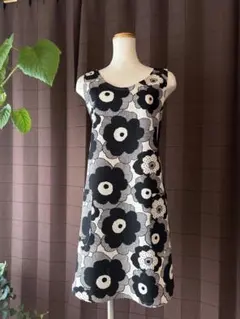 ハンドメイド　バッククロスエプロン　大きめお花