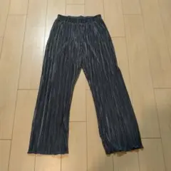 プリーツパンツ