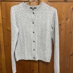 ユニクロ　ケーブルクルーニットカーディガン　グレー　M